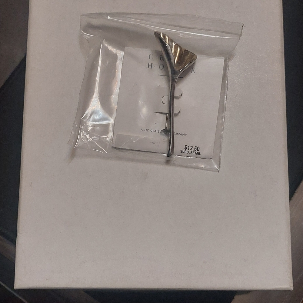 Crazy Horse Brooch - Picture 4 of 4